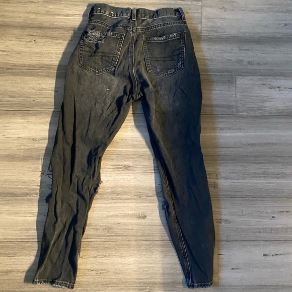 American Eagle 3 quarter length ripped jeans - Picture 2 of 2